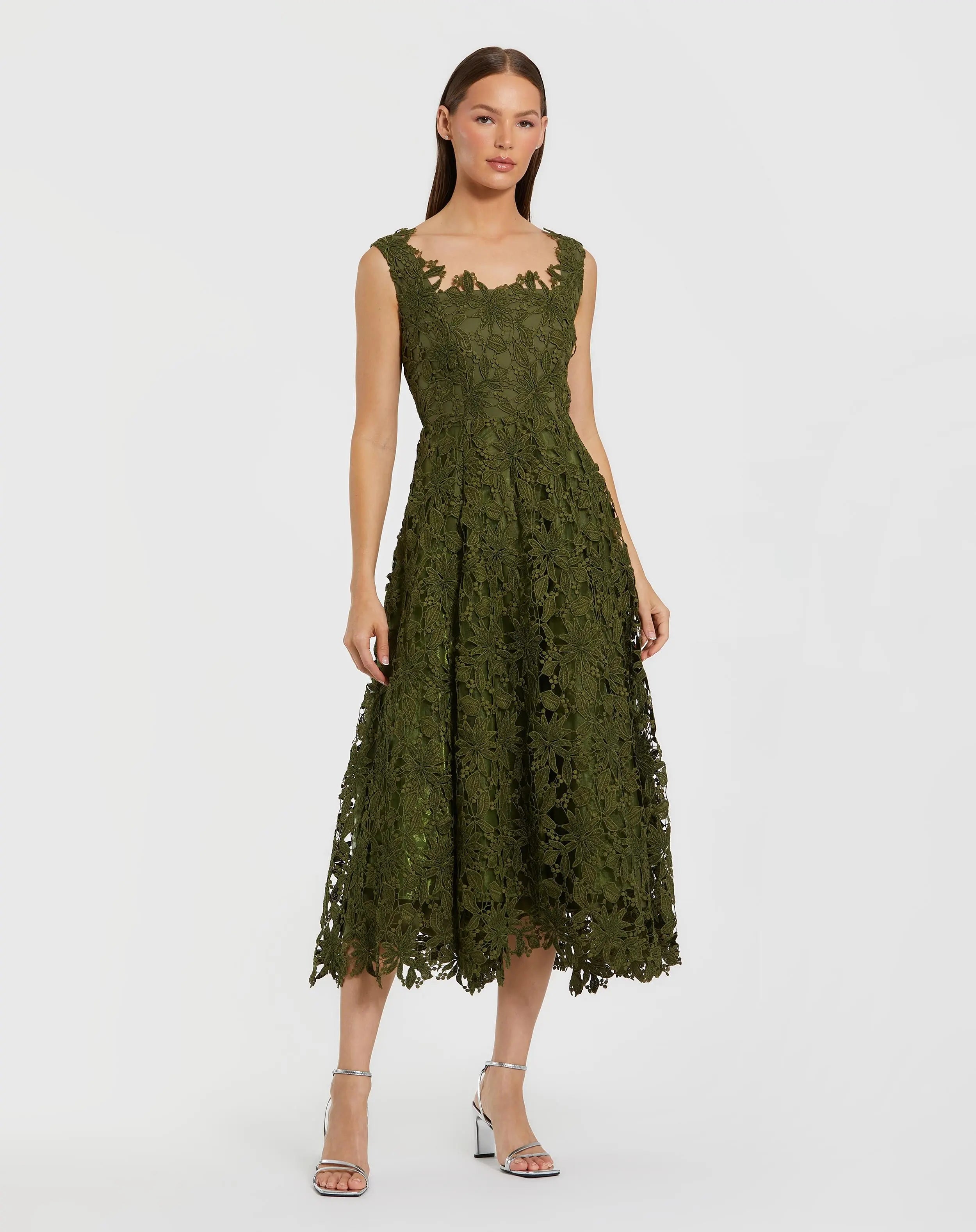 Green Sleeveless Embroidered Lace A Line Midi Dress